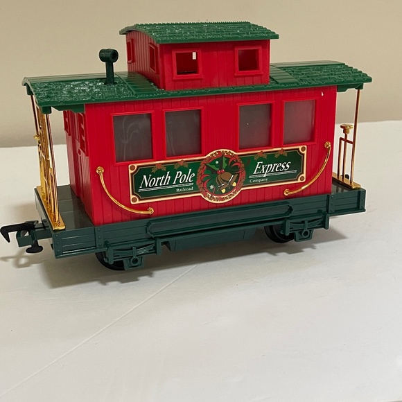 Eztec G-Scale Christmas North Pole Express Caboose Train Railroad Car - Picture 1 of 6